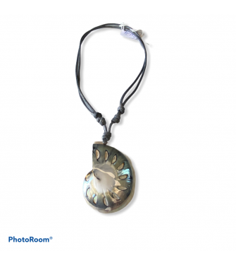 SHELL NECKLACE