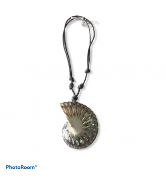 SHELL NECKLACE